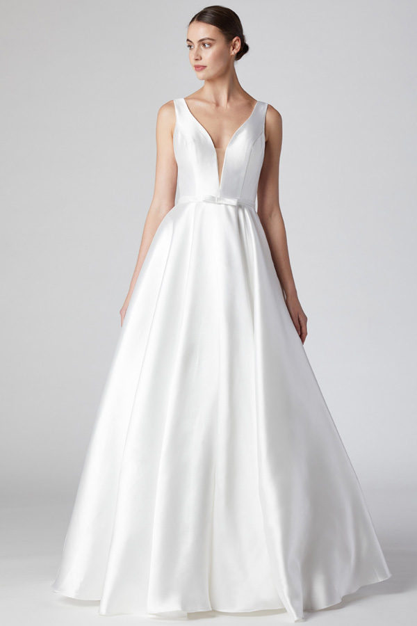 V-NECK, SLEEVELESS, A-LINE